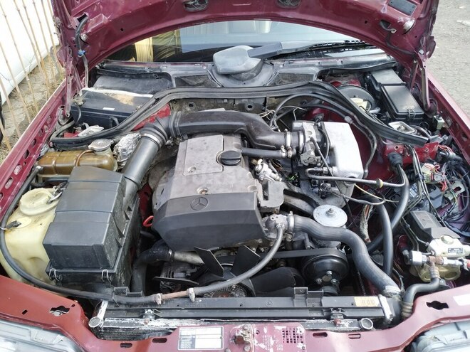 Mercedes 200 1993, 300,000 km - 2.0 l - Gəncə
