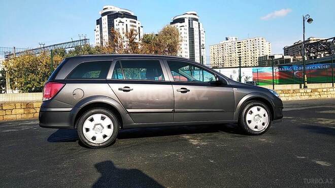 Opel Astra 2009, 145,000 km - 1.4 л - Bakı