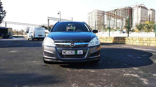 Opel Astra 2009, 145,000 km - 1.4 л - Bakı