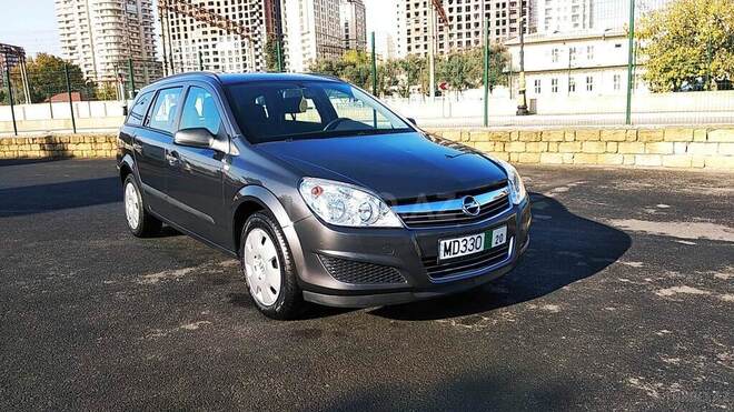 Opel Astra 2009, 145,000 km - 1.4 л - Bakı
