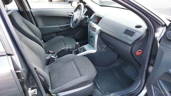 Opel Astra 2009, 145,000 km - 1.4 л - Bakı