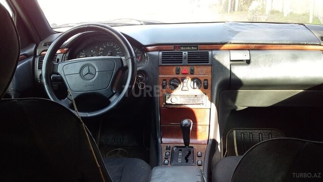 Mercedes E 220 1996, 500,200 km - 2.2 l - Bakı