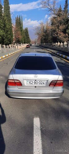 Mercedes E 280 2000, 270,665 km - 2.8 l - Zaqatala