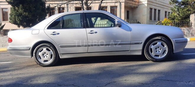 Mercedes E 280 2000, 270,665 km - 2.8 l - Zaqatala
