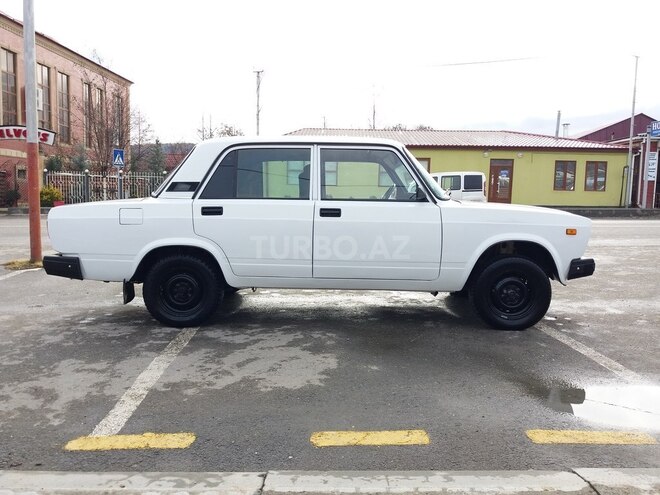 LADA (VAZ) 2107 2004, 88,000 km - 1.6 л - Qusar