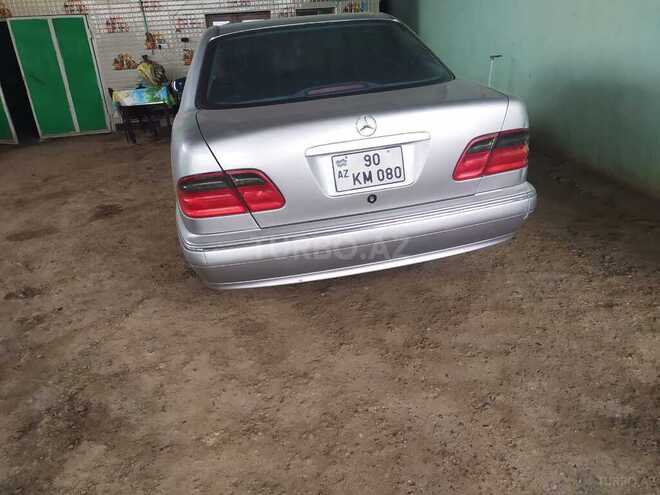 Mercedes E 240 2001, 275,116 km - 2.6 l - Qazax