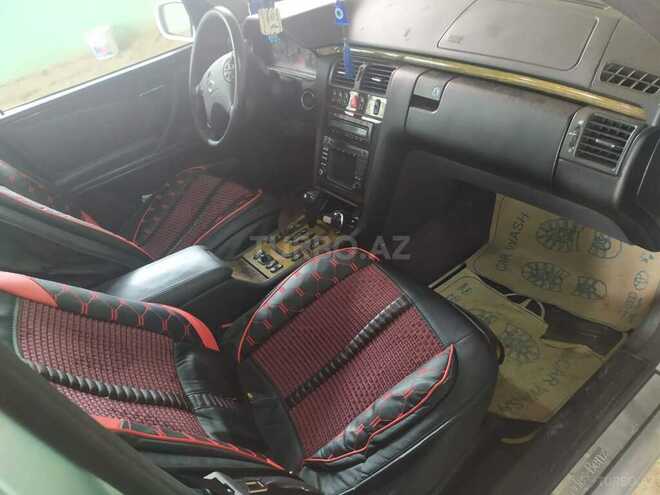 Mercedes E 240 2001, 275,116 km - 2.6 l - Qazax
