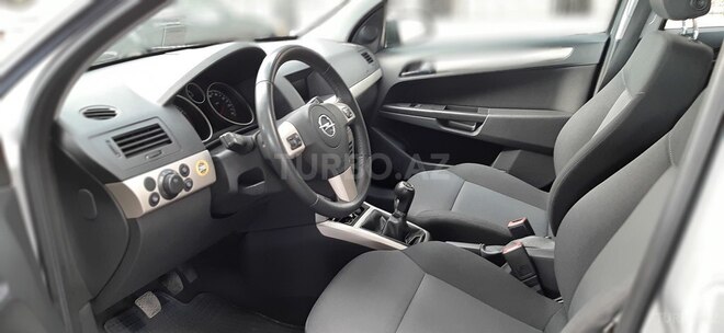 Opel Astra 2009, 192,000 km - 1.4 l - Gəncə