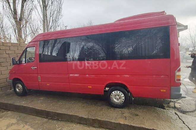 Mercedes Sprinter 313 2000, 690,979 km - 2.5 l - Salyan