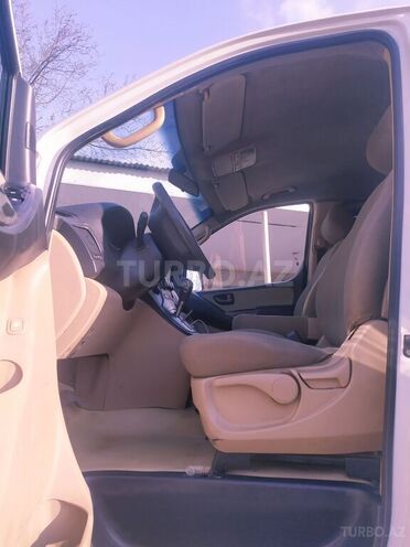 Hyundai H-1 2010, 129,800 km - 2.5 l - Qəbələ