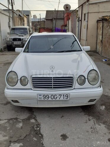 Mercedes E 320 1998, 300,000 km - 3.2 l - Bakı