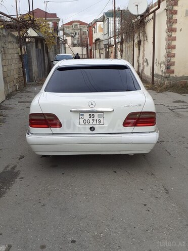 Mercedes E 320 1998, 300,000 km - 3.2 l - Bakı