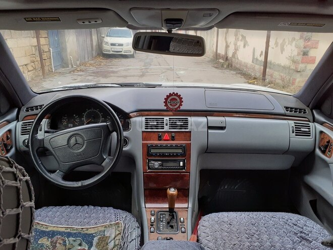 Mercedes E 320 1998, 300,000 km - 3.2 l - Bakı