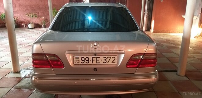 Mercedes E 200 2001, 373,000 km - 2.0 l - Biləsuvar