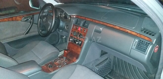 Mercedes E 200 2001, 373,000 km - 2.0 l - Biləsuvar
