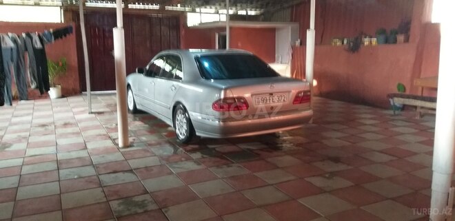 Mercedes E 200 2001, 373,000 km - 2.0 l - Biləsuvar