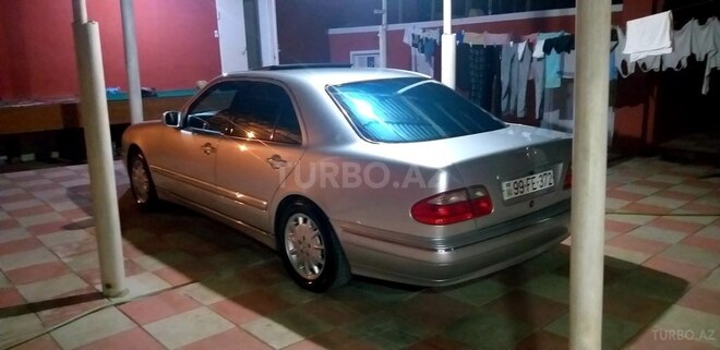 Mercedes E 200 2001, 373,000 km - 2.0 l - Biləsuvar