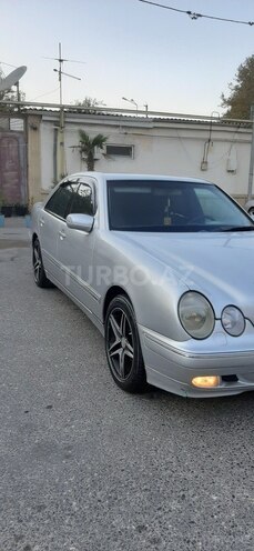 Mercedes E 240 2000, 323,000 km - 2.4 l - Bakı