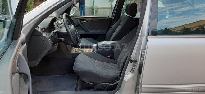 Mercedes E 240 2000, 323,000 km - 2.4 l - Bakı