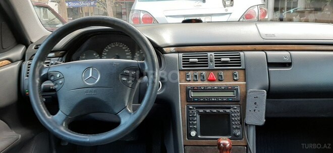 Mercedes E 240 2000, 323,000 km - 2.4 l - Bakı