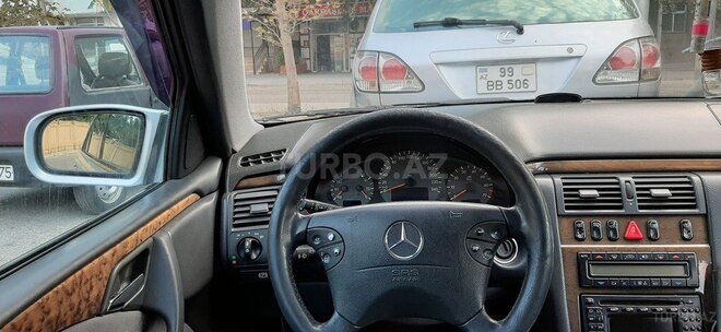 Mercedes E 240 2000, 323,000 km - 2.4 l - Bakı