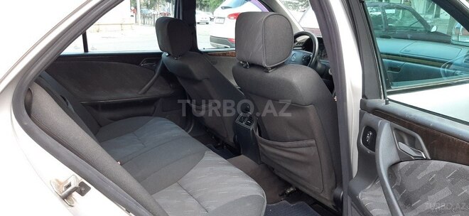 Mercedes E 240 2000, 323,000 km - 2.4 l - Bakı