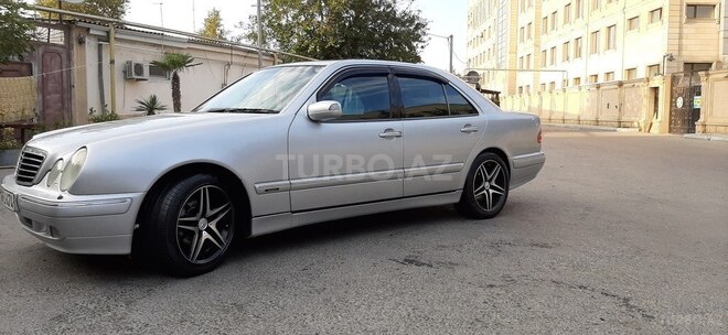 Mercedes E 240 2000, 323,000 km - 2.4 l - Bakı