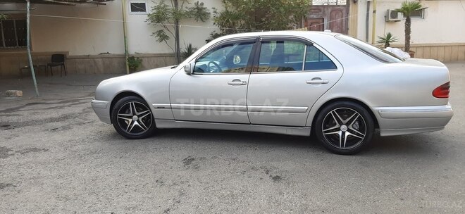 Mercedes E 240 2000, 323,000 km - 2.4 l - Bakı