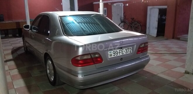 Mercedes E 200 2001, 373,000 km - 2.0 l - Biləsuvar
