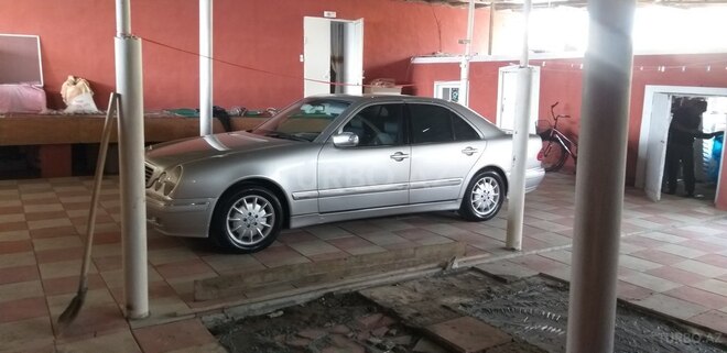 Mercedes E 200 2001, 373,000 km - 2.0 l - Biləsuvar