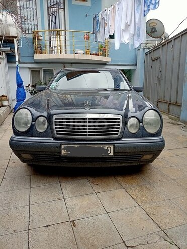 Mercedes E 200 1998, 290,000 km - 2.0 l - Bakı