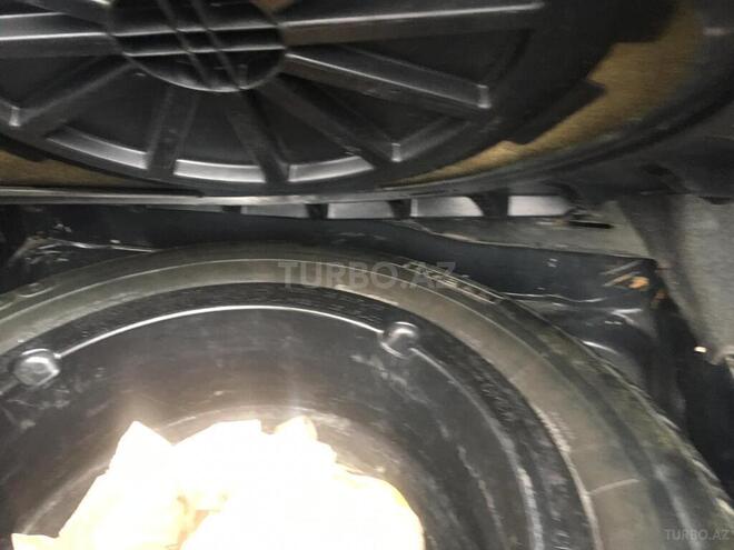 Mercedes E 200 1992, 330,000 km - 2.0 l - Qax