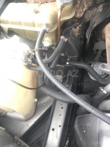 Mercedes E 200 1992, 330,000 km - 2.0 l - Qax