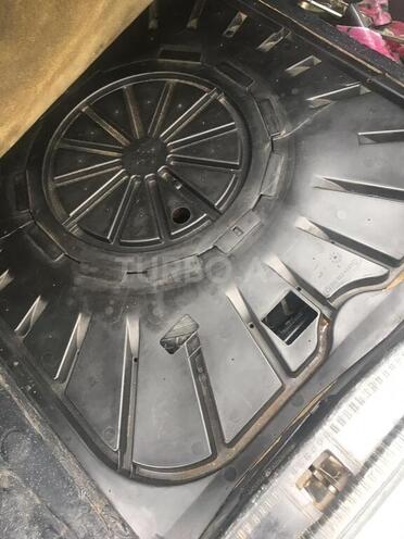 Mercedes E 200 1992, 330,000 km - 2.0 l - Qax