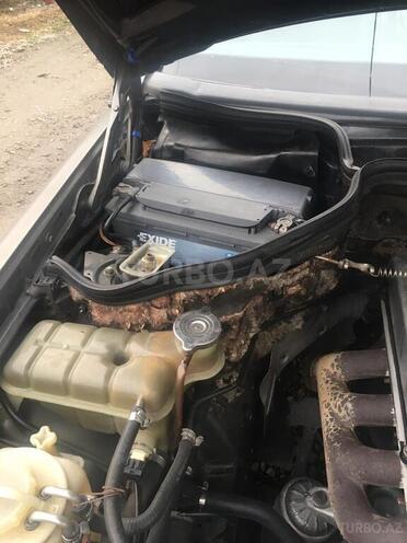 Mercedes E 200 1992, 330,000 km - 2.0 l - Qax
