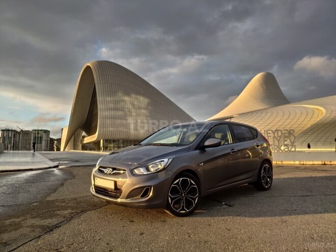 Hyundai Accent 2015, 40,000 km - 1.6 l - Bakı