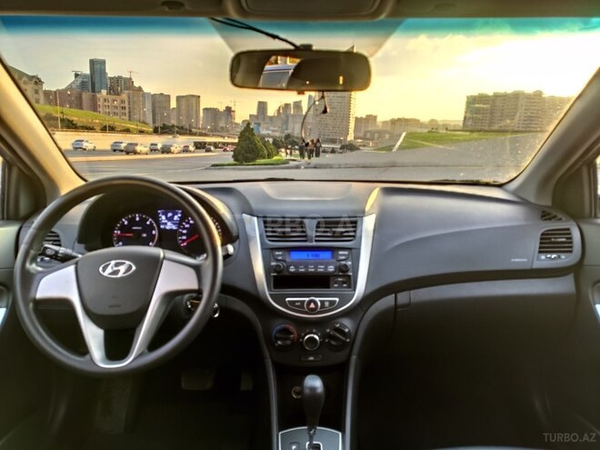 Hyundai Accent 2015, 40,000 km - 1.6 l - Bakı