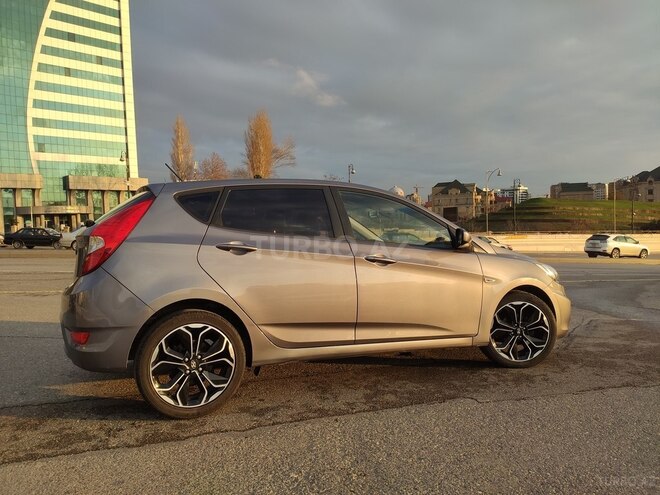 Hyundai Accent 2015, 40,000 km - 1.6 l - Bakı