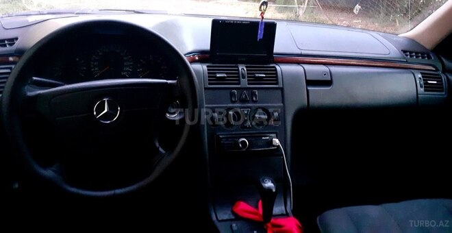 Mercedes E 220 1998, 500,000 km - 2.2 л - İmişli