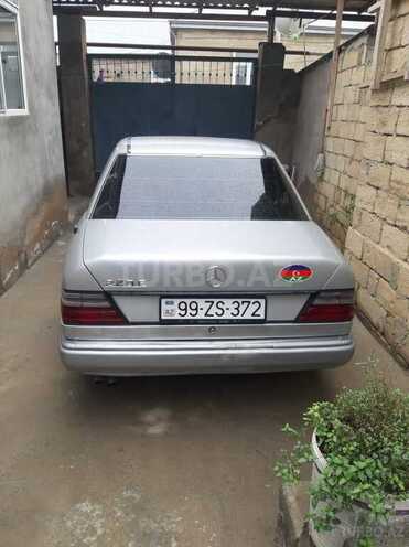 Mercedes E 260 1991, 395,000 km - 2.6 l - Bakı