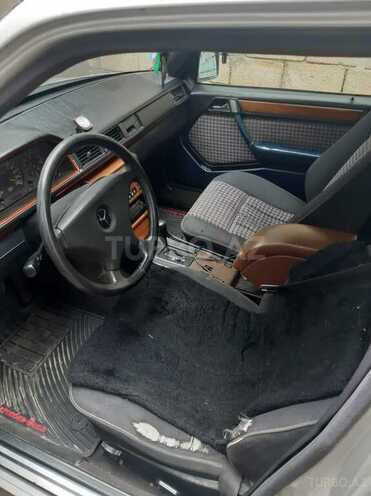 Mercedes E 260 1991, 395,000 km - 2.6 l - Bakı