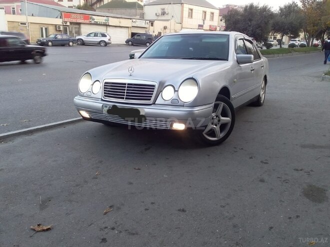 Mercedes E 230 1996, 280,000 km - 2.3 л - Bakı