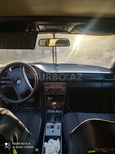Mercedes E 250 1989, 356,544 km - 2.5 l - Bakı