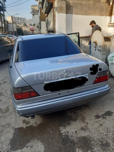 Mercedes E 220 1995, 300,000 km - 2.2 l - Bakı