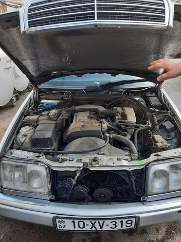 Mercedes E 220 1995, 300,000 km - 2.2 l - Bakı