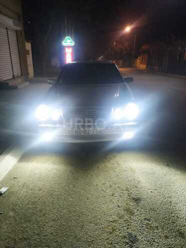 Mercedes E 240 1998, 288,600 km - 2.4 л - Gəncə
