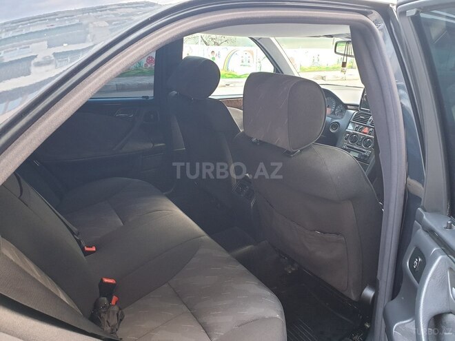 Mercedes E 240 2000, 229,000 km - 2.4 л - Bakı