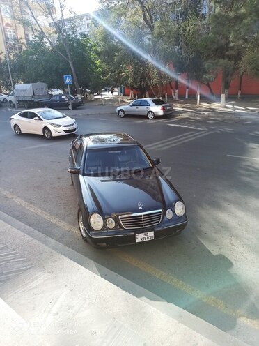 Mercedes E 320 2001, 305,000 km - 3.2 l - Bakı