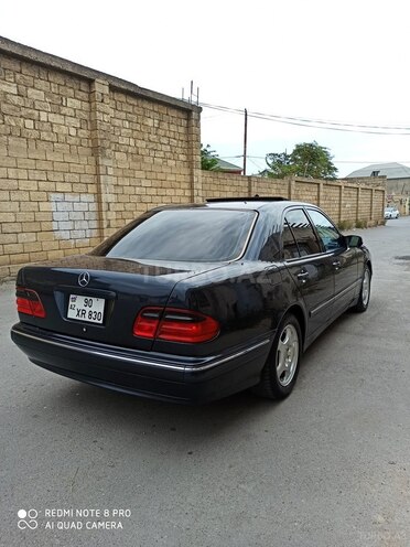 Mercedes E 320 2001, 305,000 km - 3.2 l - Bakı