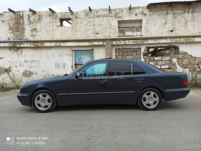 Mercedes E 320 2001, 305,000 km - 3.2 l - Bakı
